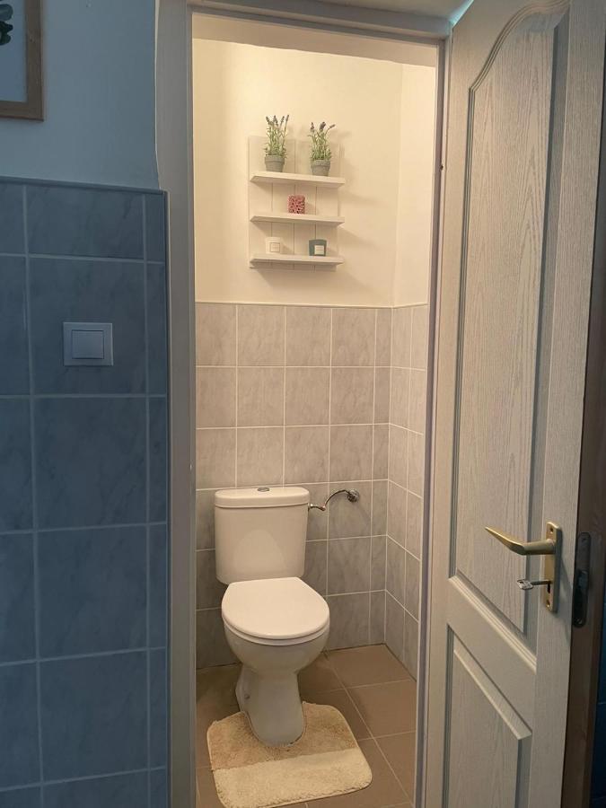 Het Hongaarse Wijnhuis Mohács Exteriör bild