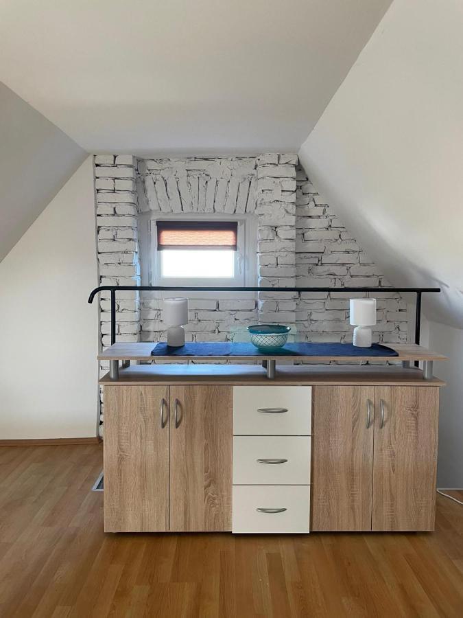 Het Hongaarse Wijnhuis Mohács Exteriör bild