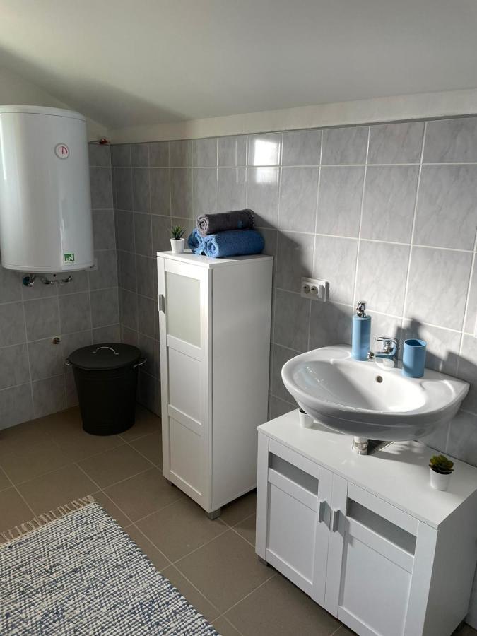 Het Hongaarse Wijnhuis Mohács Exteriör bild
